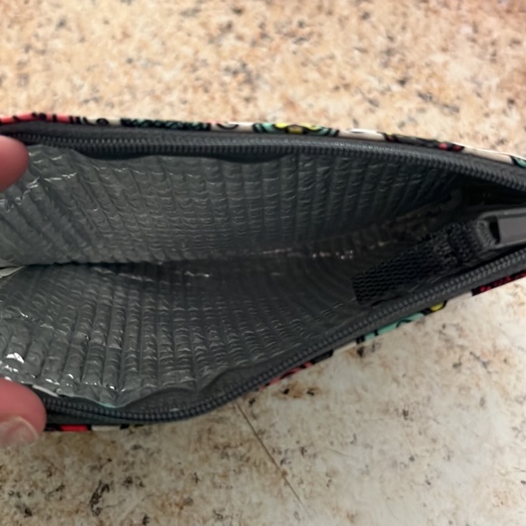 31 insulated zip pouch Snail Pattern (Moving Sale) - Picture 2 of 5